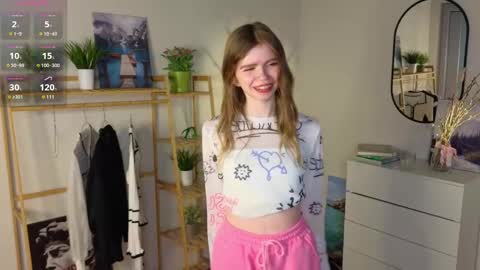 Snapshot of shelleyborom chatting on 03/07/25, 03:51 Sofia online show from 03/07/25, 03:51