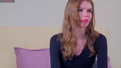 Snapshot of shelleyborom chatting on 10/26/25, 06:19 Sofia online show from 10/26/25, 06:19