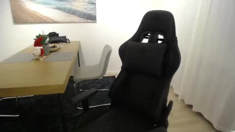 Shellsy H   online show from 12/19/24, 08:56