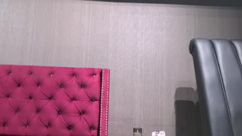 Snapshot of shelly_bat chatting on 05/19/26, 10:05 Shelly online show from 05/19/26, 10:05