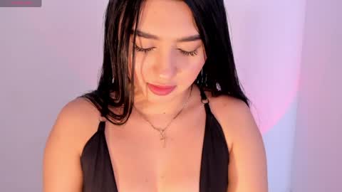Snapshot of shelly_rohades chatting on 05/17/26, 05:16 online show from 05/17/26, 05:16