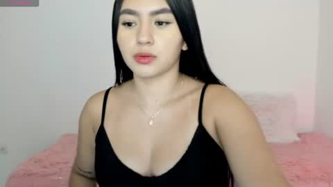 Snapshot of shelly_rohades chatting on 07/02/26, 02:11 online show from 07/02/26, 02:11