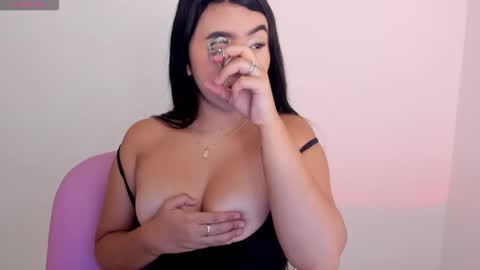 Snapshot of shellyrayhs1 chatting on 11/13/25, 02:43 Shelly rayhs online show from 11/13/25, 02:43