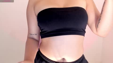 Snapshot of shellyrayhs1 chatting on 01/14/26, 02:06 Shelly rayhs online show from 01/14/26, 02:06