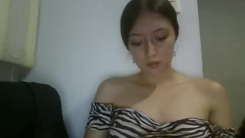 shelsyzevee_ online show from 12/18/25, 02:06