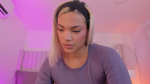 shelynna_azzul online show from 02/23/26, 08:28