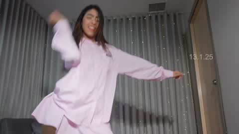 Snapshot of shena_nomy chatting on 01/14/25, 12:22 In instagram shena nomy online show from 01/14/25, 12:22