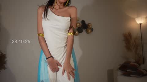 Snapshot of shena_nomy chatting on 10/29/25, 12:35 In instagram shena nomy online show from 10/29/25, 12:35