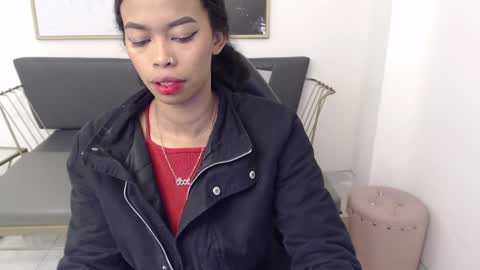 Snapshot of shenna_brunette_ chatting on 12/04/24, 01:20 Shenna online show from 12/04/24, 01:20