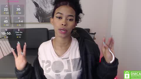 Snapshot of shenna_brunette_ chatting on 01/08/25, 01:20 Shenna online show from 01/08/25, 01:20