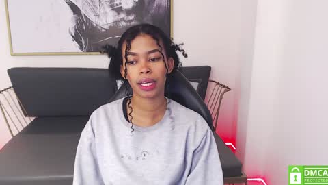 Snapshot of shenna_brunette_ chatting on 01/22/25, 01:00 Shenna online show from 01/22/25, 01:00
