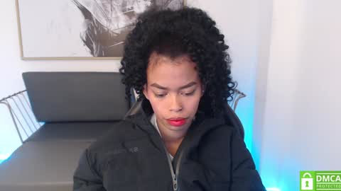 Snapshot of shenna_brunette_ chatting on 01/26/25, 01:04 Shenna online show from 01/26/25, 01:04