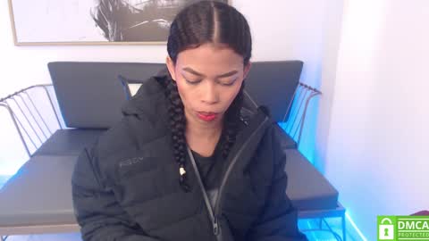 Snapshot of shenna_brunette_ chatting on 01/29/25, 01:07 Shenna online show from 01/29/25, 01:07
