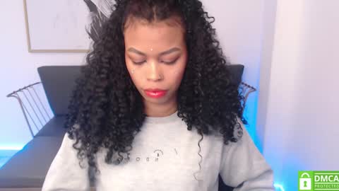 Snapshot of shenna_brunette_ chatting on 02/06/25, 01:32 Shenna online show from 02/06/25, 01:32