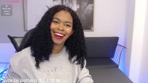 Snapshot of shenna_brunette_ chatting on 02/24/25, 01:31 Shenna online show from 02/24/25, 01:31