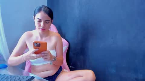 Snapshot of sherilkwang_ chatting on 02/19/25, 01:17 .. Sherilk .. online show from 02/19/25, 01:17