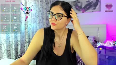 Snapshot of sherllystone chatting on 01/25/25, 01:19 Miky online show from 01/25/25, 01:19
