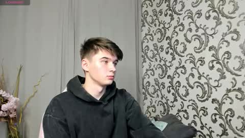 Max online show from 09/18/25, 05:59