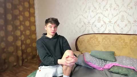 Max online show from 09/30/25, 07:52