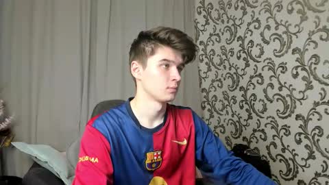 Max online show from 10/12/25, 07:13