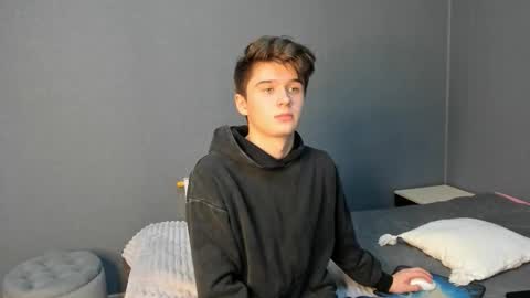 Max online show from 10/16/25, 07:15