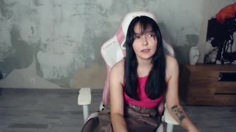 Snapshot of sherrellkitson chatting on 11/08/25, 03:45 Emma online show from 11/08/25, 03:45