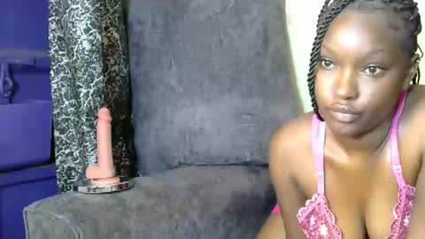 Snapshot of sherry_comet chatting on 12/04/25, 11:46 sherry online show from 12/04/25, 11:46