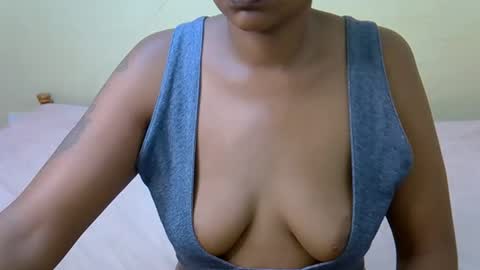 shery_g online show from 02/23/26, 03:04