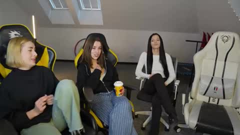 Sheryl online show from 11/21/25, 11:20