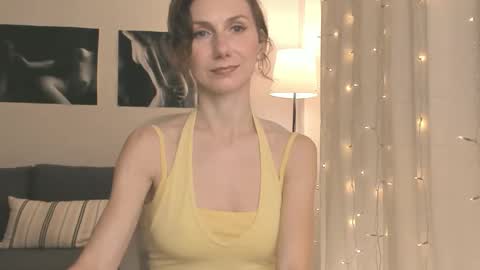 Snapshot of shesleepsnaked chatting on 01/15/26, 04:11 shesleepsnaked online show from 01/15/26, 04:11