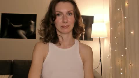 Snapshot of shesleepsnaked chatting on 02/15/26, 06:37 shesleepsnaked online show from 02/15/26, 06:37