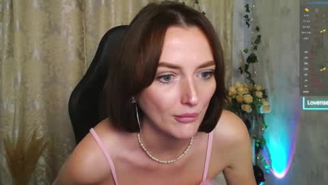 Snapshot of sheslike_firstlove chatting on 09/10/25, 04:07 Vanessa online show from 09/10/25, 04:07
