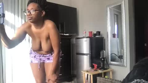 Snapshot of shiishiilove4 chatting on 12/20/25, 10:06 shiishiilove4 online show from 12/20/25, 10:06