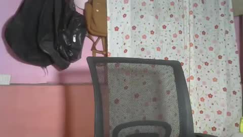 Snapshot of shimmering_kate chatting on 12/12/24, 04:37 shimmering_kate online show from 12/12/24, 04:37