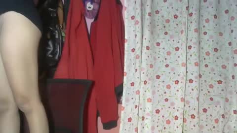 Snapshot of shimmering_kate chatting on 01/13/25, 01:56 shimmering_kate online show from 01/13/25, 01:56