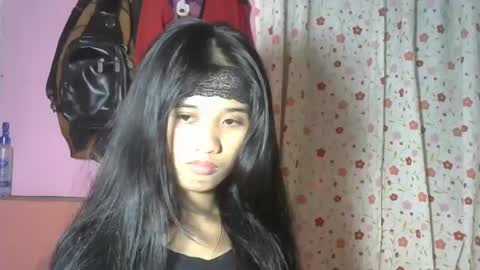 Snapshot of shimmering_kate chatting on 01/13/25, 05:23 shimmering_kate online show from 01/13/25, 05:23