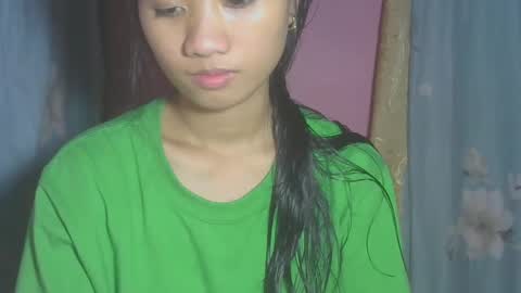 Snapshot of shimmering_kate chatting on 03/06/25, 12:00 shimmering_kate online show from 03/06/25, 12:00