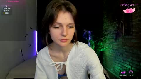 Vivi online show from 11/12/25, 03:34