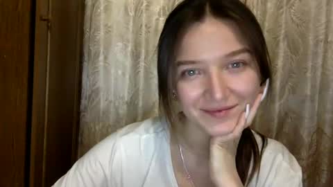 Snapshot of shining_pearl chatting on 02/25/25, 07:47 Jesica online show from 02/25/25, 07:47