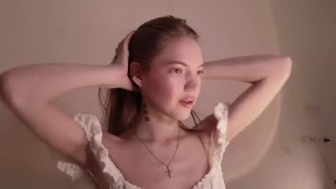 Snapshot of shiningstarrr chatting on 12/29/24, 07:00 Nika online show from 12/29/24, 07:00