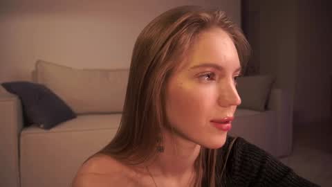 Snapshot of shiningstarrr chatting on 01/08/25, 03:40 Nika online show from 01/08/25, 03:40