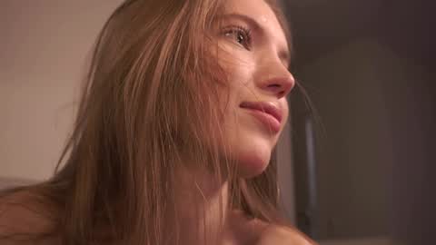 Snapshot of shiningstarrr chatting on 01/09/25, 12:19 Nika online show from 01/09/25, 12:19