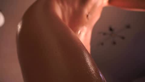 Snapshot of shiningstarrr chatting on 01/28/25, 08:57 Nika online show from 01/28/25, 08:57