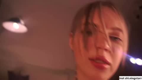 Snapshot of shiningstarrr chatting on 02/17/25, 01:36 Nika online show from 02/17/25, 01:36