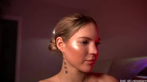 Snapshot of shiningstarrr chatting on 03/04/25, 07:11 Nika online show from 03/04/25, 07:11