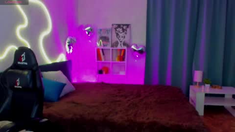Lisa online show from 04/25/26, 01:41