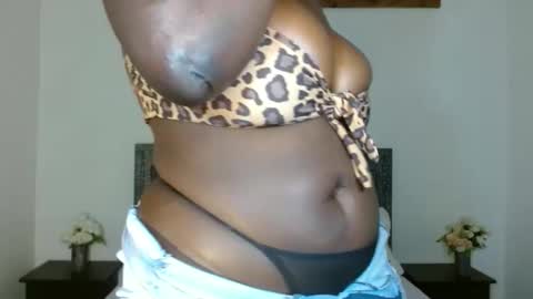 Snapshot of shiratie chatting on 05/19/26, 01:56 Shirat online show from 05/19/26, 01:56