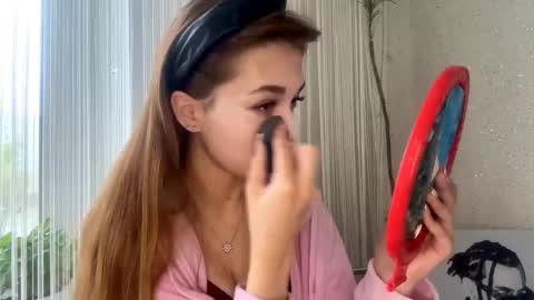 Joli online show from 04/24/26, 06:16