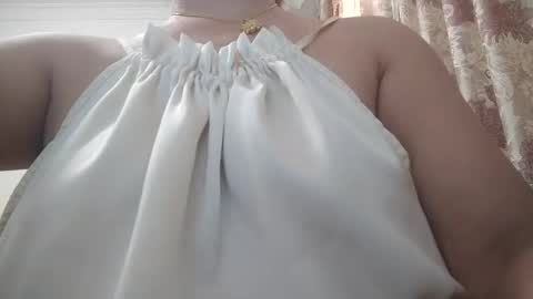 Snapshot of shirleyni chatting on 10/06/25, 02:42 Shirleyni online show from 10/06/25, 02:42