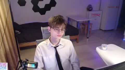 shiromy_ online show from 11/29/25, 06:11